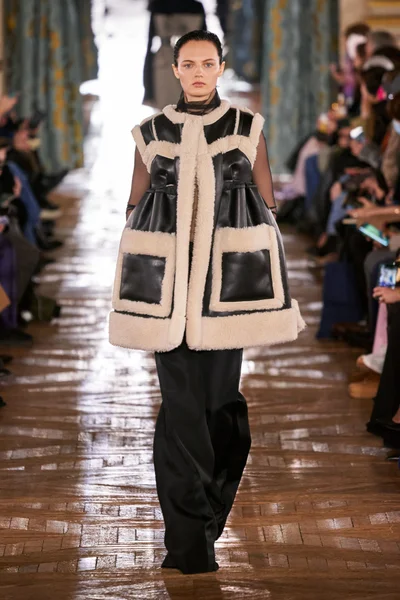 Look 26